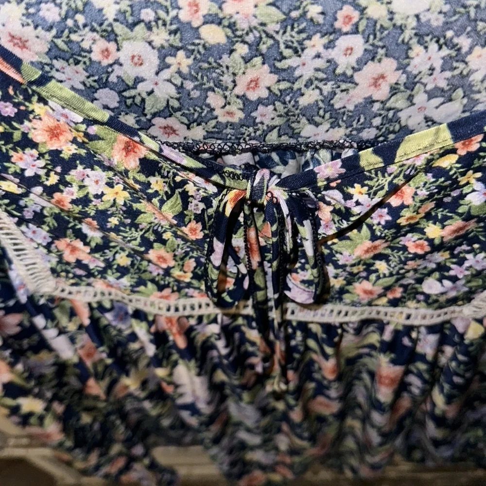 Exclusive one navy blouse with pink flowers stick around neck with tie cute onex - Picture 4 of 6